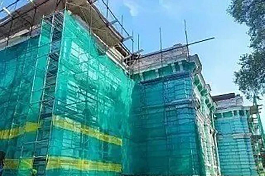 В Благовещенске в историческом здании кардиоцентра меняют кровлю и фасад В Благовещенске в историческом здании кардиоцентра меняют кровлю и фасад