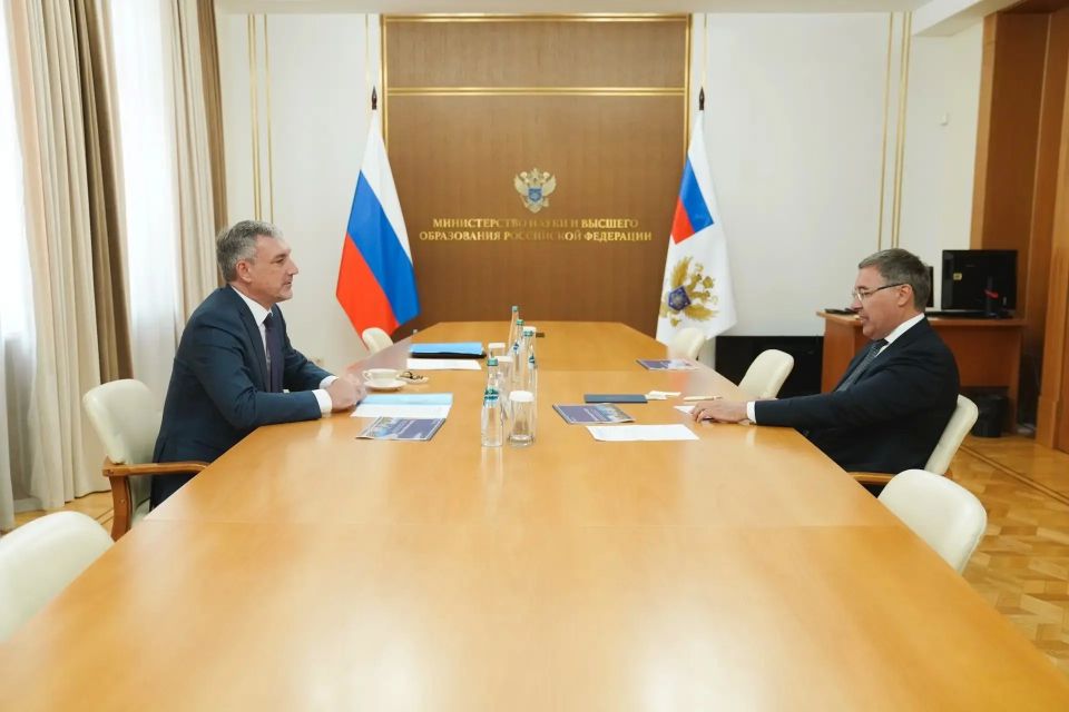 Валерий Фальков и Василий Орлов обсудили строительство кампуса «Амур» и ремонт общежитий