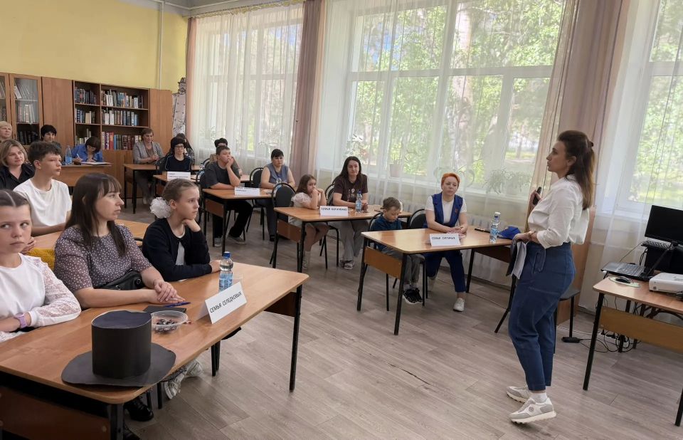 В Тамбовке семьи проверили свою финансовую грамотность на фестивале сбережений и инвестиций В Тамбовке семьи проверили свою финансовую грамотность на фестивале сбережений и инвестиций