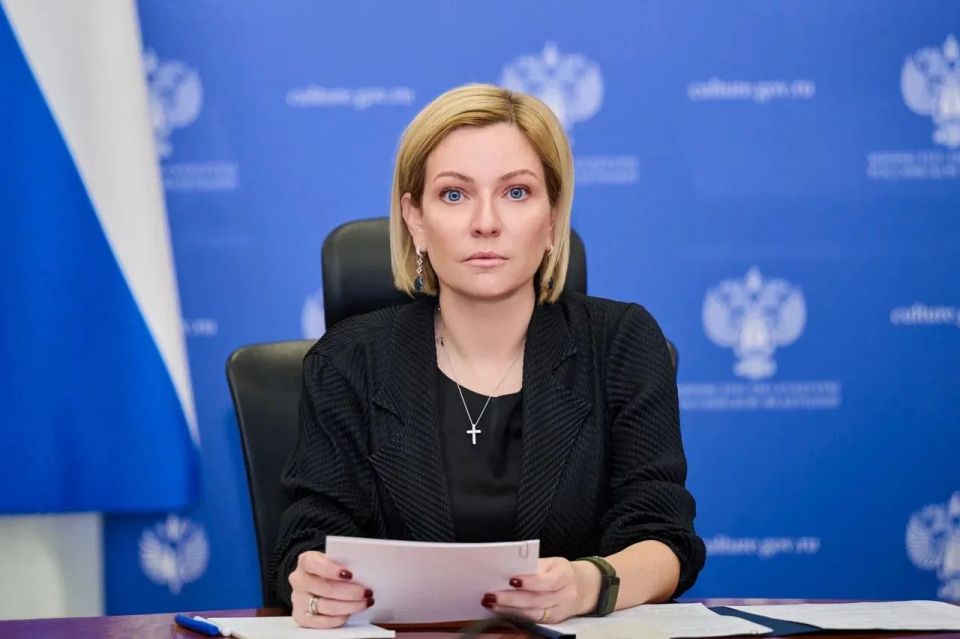 Ольга Любимова: Доложила Президенту России о работе филиалов ведущих творческих вузов и крупных культурных учреждений на Дальнем Востоке в рамках заседания Правительства России Ольга Любимова: Доложила Президенту России о работе филиалов ведущих творческих вузов и крупных культурных учреждений на Дальнем Востоке в рамках заседания Правительства России