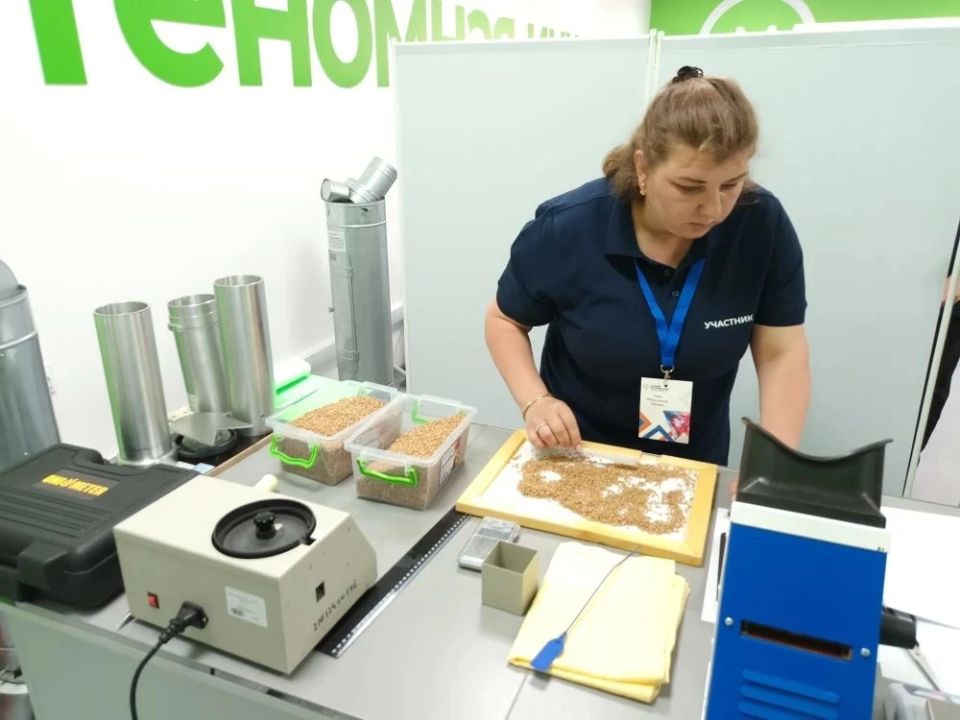 В лаборатории аграрного колледжа продолжается борьба за звание лучшего агронома Амурской области — 2026 В лаборатории аграрного колледжа продолжается борьба за звание лучшего агронома Амурской области — 2026