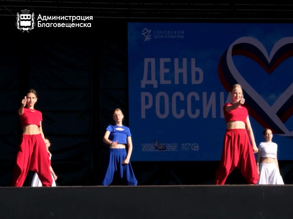 «Для настоящего праздника и единения не может быть плохой погоды»: мэр города Олег Имамеев наградил самых ярких участников шествия посвящённого Дню города «Для настоящего праздника и единения не может быть плохой погоды»: мэр города Олег Имамеев наградил самых ярких участников шествия посвящённого Дню города
