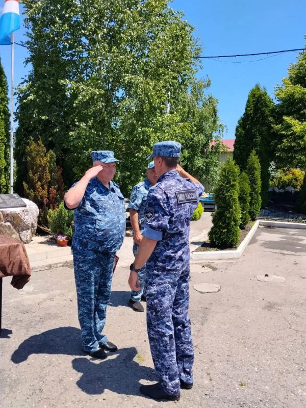 Представители руководящего состава УМВД России по Амурской области посетили пункт временной дислокации сотрудников подразделений органов внутренних дел Приамурья, находящихся в длительной служебной командировке в... Представители руководящего состава УМВД России по Амурской области посетили пункт временной дислокации сотрудников подразделений органов внутренних дел Приамурья, находящихся в длительной служебной командировке в...