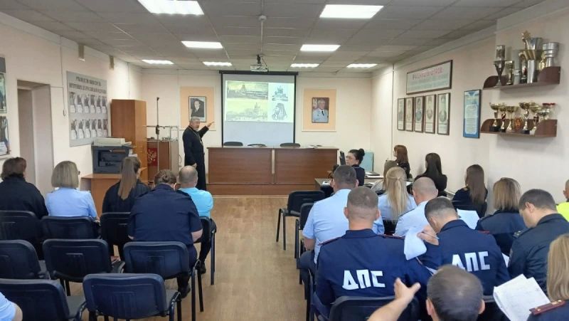 Представитель Общественного совета при ОМВД России «Ивановский» провел занятие для полицейских