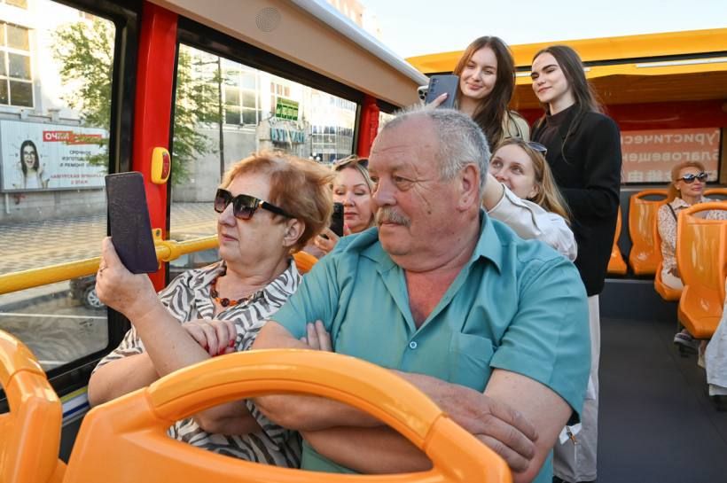 «Как в Париже и Лондоне»: по Благовещенску начал курсировать двухэтажный туристический автобус «Как в Париже и Лондоне»: по Благовещенску начал курсировать двухэтажный туристический автобус