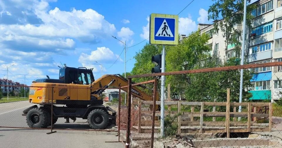 В жилом районе Благовещенска продолжается ремонт сетей по нацпроекту В жилом районе Благовещенска продолжается ремонт сетей по нацпроекту
