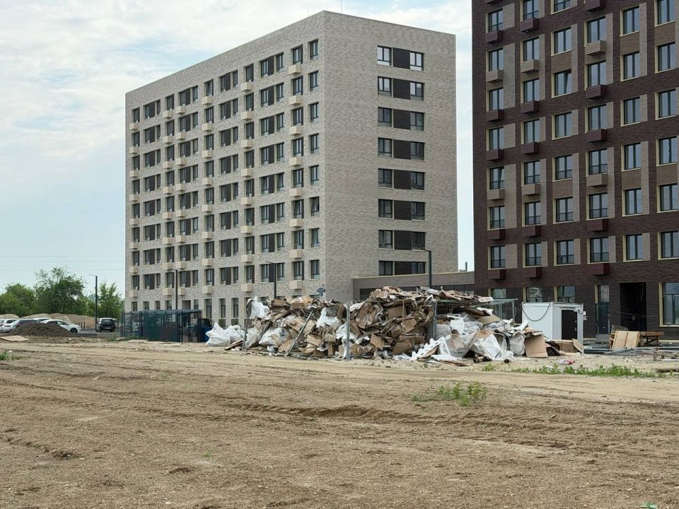 Олег Имамеев: Сегодня 17 июня. Два дня назад, 15-го, в 800-м квартале должны были как минимум завершить благоустройство между домами 68 и 70 на улице Строителей и отсыпать щебнем улицу Шафира на участке от 50 лет Октября до... Олег Имамеев: Сегодня 17 июня. Два дня назад, 15-го, в 800-м квартале должны были как минимум завершить благоустройство между домами 68 и 70 на улице Строителей и отсыпать щебнем улицу Шафира на участке от 50 лет Октября до...