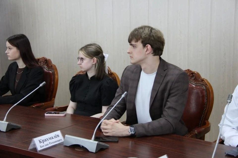В Амурской области впервые вручили ИТ-стипендии Губернатора региона В Амурской области впервые вручили ИТ-стипендии Губернатора региона