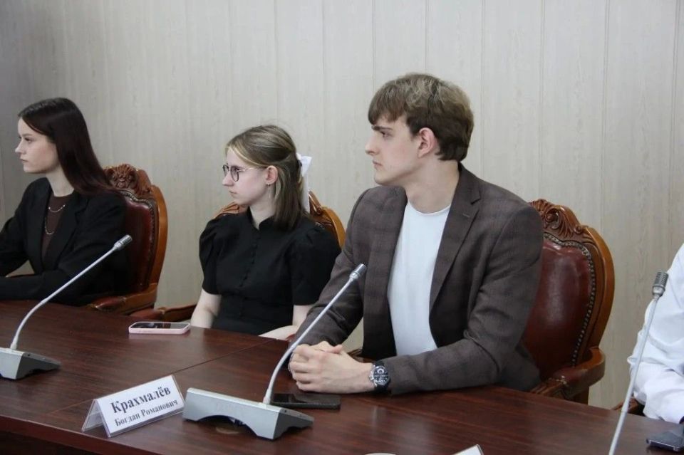 В Амурской области впервые вручили ИТ-стипендии Губернатора региона В Амурской области впервые вручили ИТ-стипендии Губернатора региона