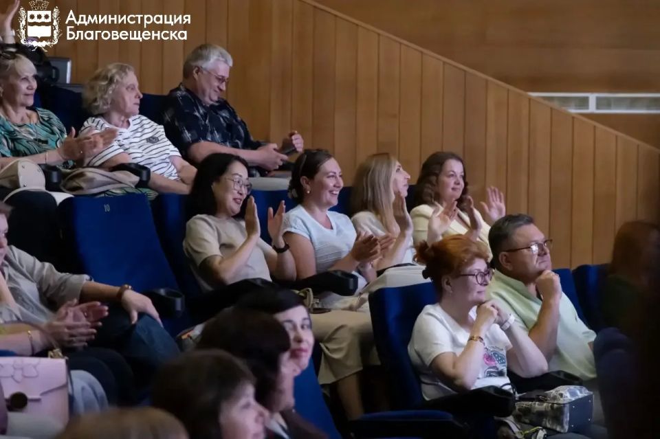 В Благовещенске поздравили медицинских работников с приближающимся праздником В Благовещенске поздравили медицинских работников с приближающимся праздником