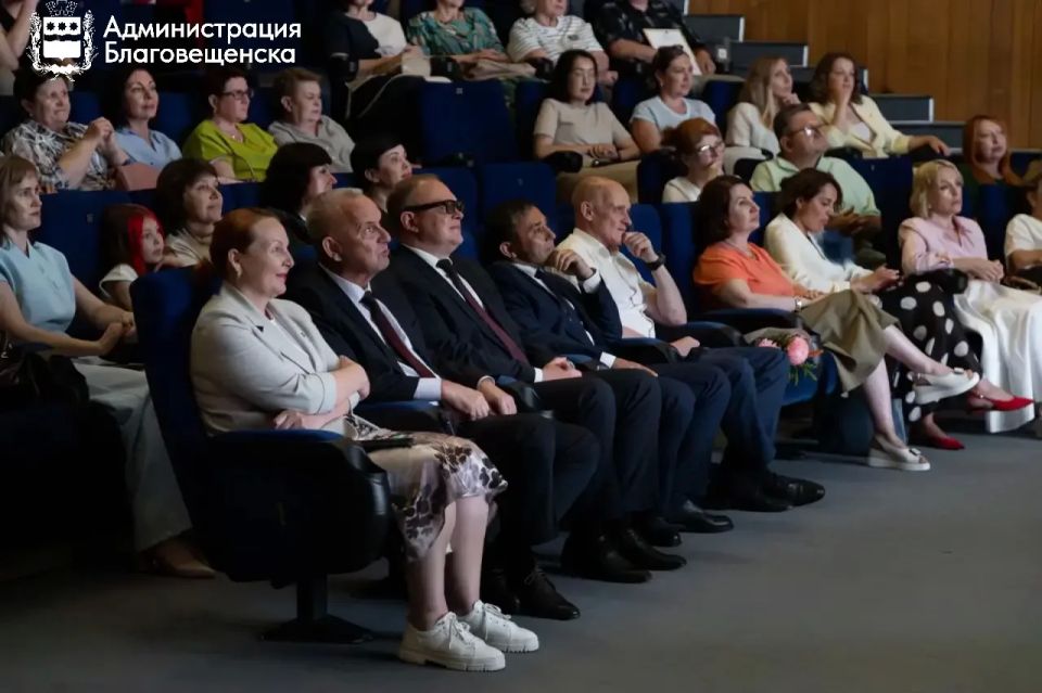 В Благовещенске поздравили медицинских работников с приближающимся праздником В Благовещенске поздравили медицинских работников с приближающимся праздником
