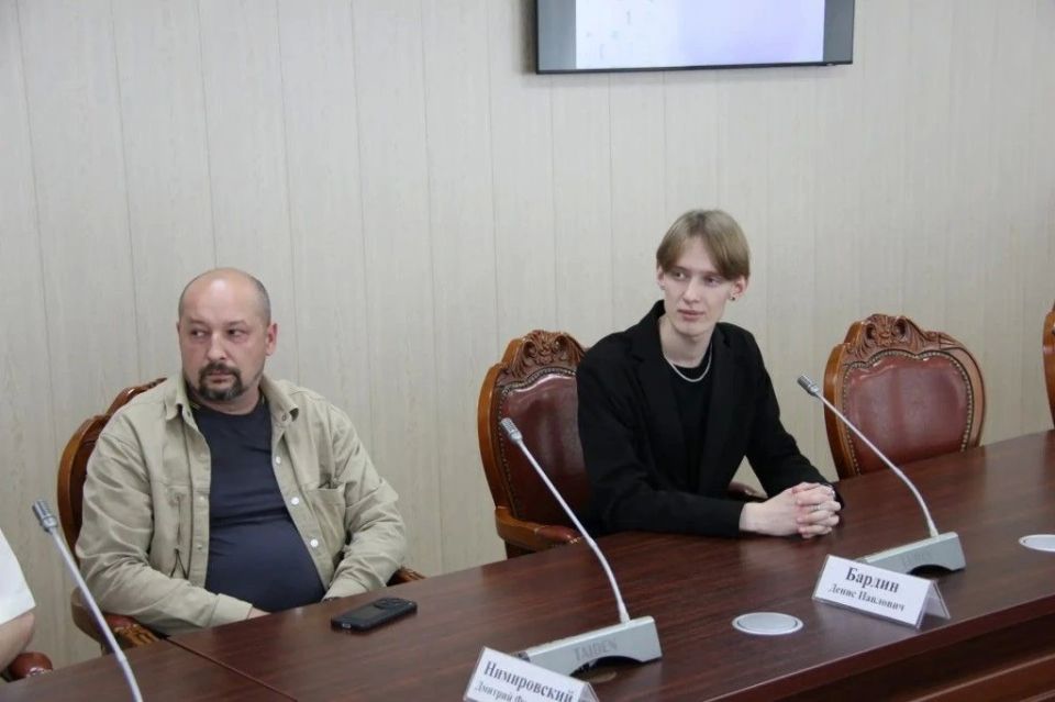 В Амурской области впервые вручили ИТ-стипендии Губернатора региона В Амурской области впервые вручили ИТ-стипендии Губернатора региона