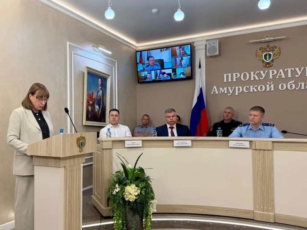 В прокуратуре Амурской области состоялось Координационное совещание руководителей правоохранительных органов региона по вопросу противодействия преступности среди несовершеннолетних В прокуратуре Амурской области состоялось Координационное совещание руководителей правоохранительных органов региона по вопросу противодействия преступности среди несовершеннолетних