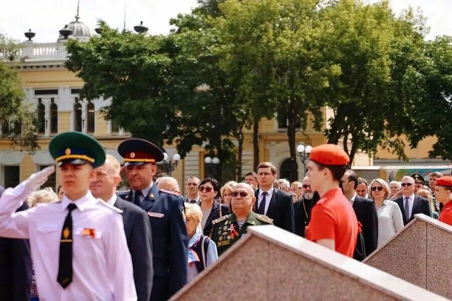 22 июня, в День памяти и скорби, благовещенцы присоединились к всероссийской акции «Свеча памяти» 22 июня, в День памяти и скорби, благовещенцы присоединились к всероссийской акции «Свеча памяти»