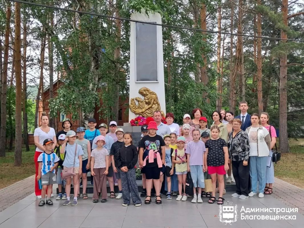 В Благовещенске почтили память павших героев в годы Великой Отечественной войны В Благовещенске почтили память павших героев в годы Великой Отечественной войны