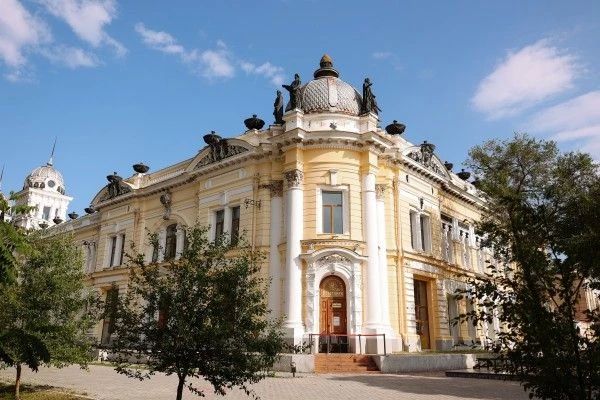 Василий Орлов: «В ближайшее время начнем реставрировать одно из самых красивых зданий Благовещенска» Василий Орлов: «В ближайшее время начнем реставрировать одно из самых красивых зданий Благовещенска»