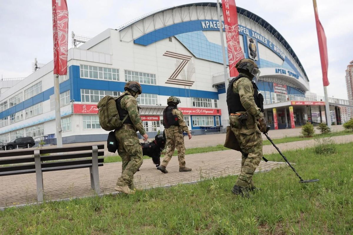 В Хабаровске росгвардейцы провели тренировки по обеспечению общественной безопасности в период проведения спортивных мероприятий В Хабаровске росгвардейцы провели тренировки по обеспечению общественной безопасности в период проведения спортивных мероприятий