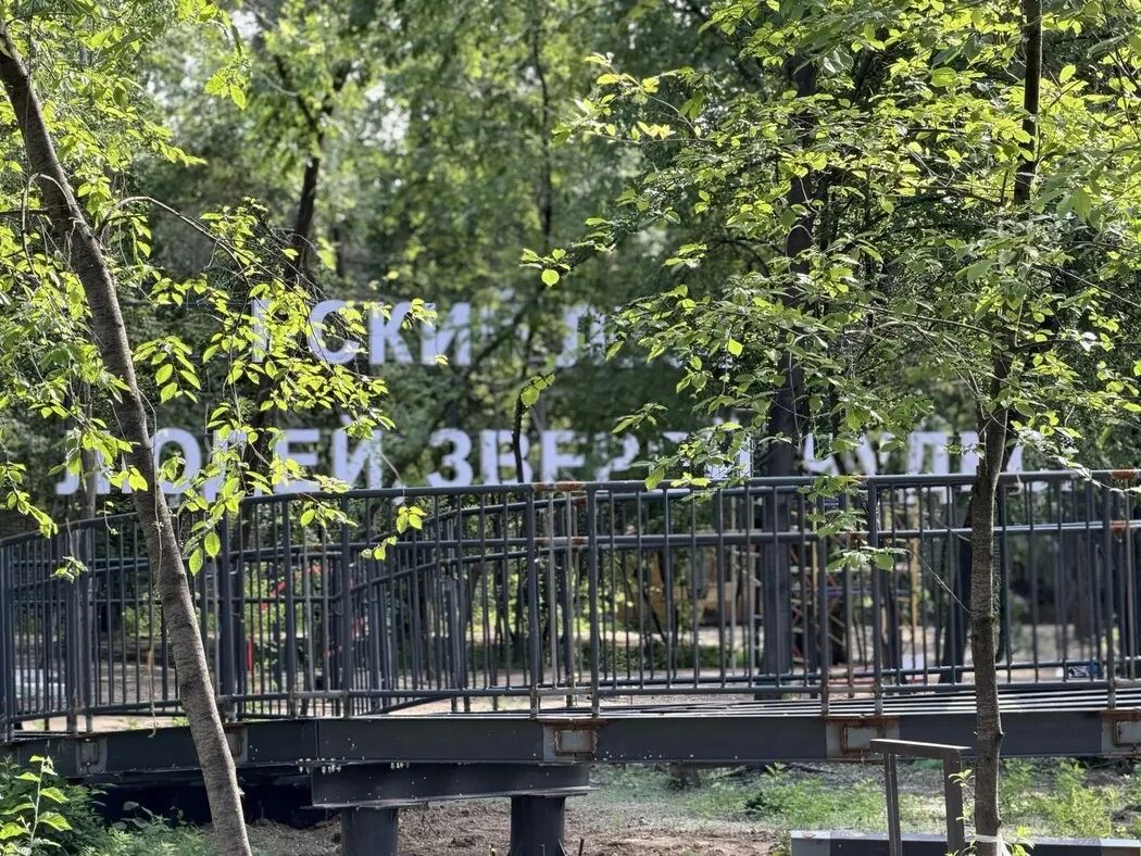 Техническая готовность нового места отдыха на набережной Амура в районе «Серебряной мили» приближается к 80 %. Власти провели там выездное совещание и обсудили, что уже готово, а что предстоит доделать подрядчику Техническая готовность нового места отдыха на набережной Амура в районе «Серебряной мили» приближается к 80 %. Власти провели там выездное совещание и обсудили, что уже готово, а что предстоит доделать подрядчику