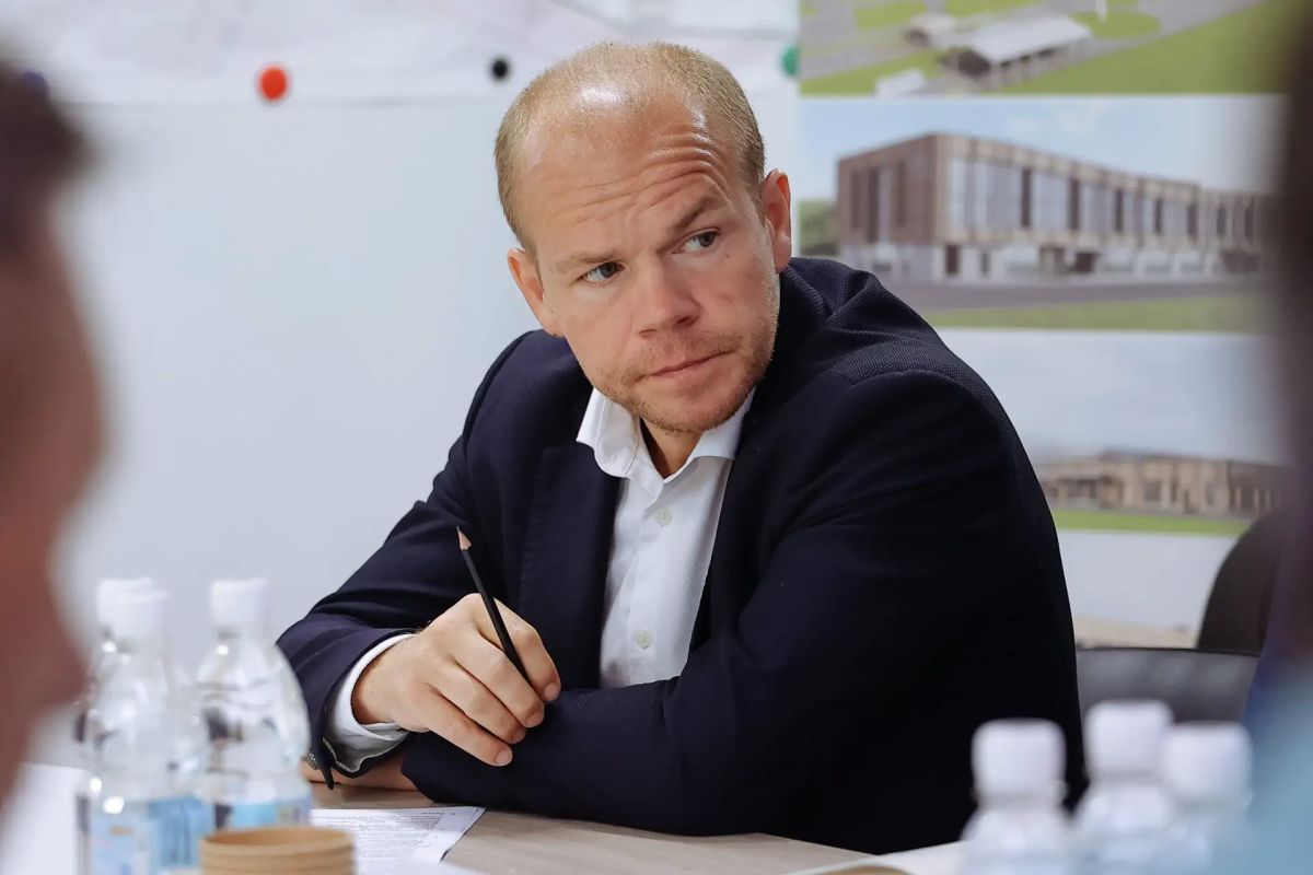 Василий Орлов: Проверил готовность пункта пропуска «Кани-Курган» к росту грузопотока — побывал на стройплощадке постоянного объекта и провел совещание по работе перехода Василий Орлов: Проверил готовность пункта пропуска «Кани-Курган» к росту грузопотока — побывал на стройплощадке постоянного объекта и провел совещание по работе перехода