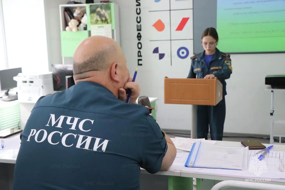 Шестой выпуск кузницы огнеборцев Приамурья Шестой выпуск кузницы огнеборцев Приамурья
