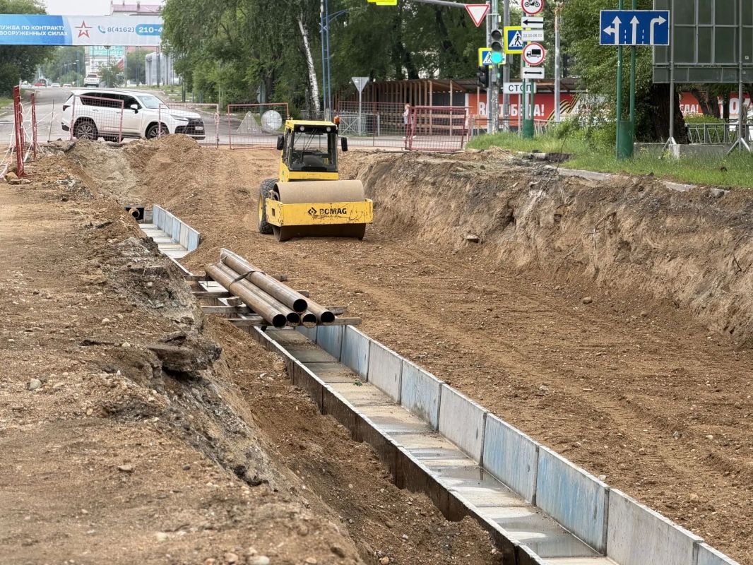 В Благовещенске начались дорожные работы еще на одном участке улицы Красноармейской В Благовещенске начались дорожные работы еще на одном участке улицы Красноармейской