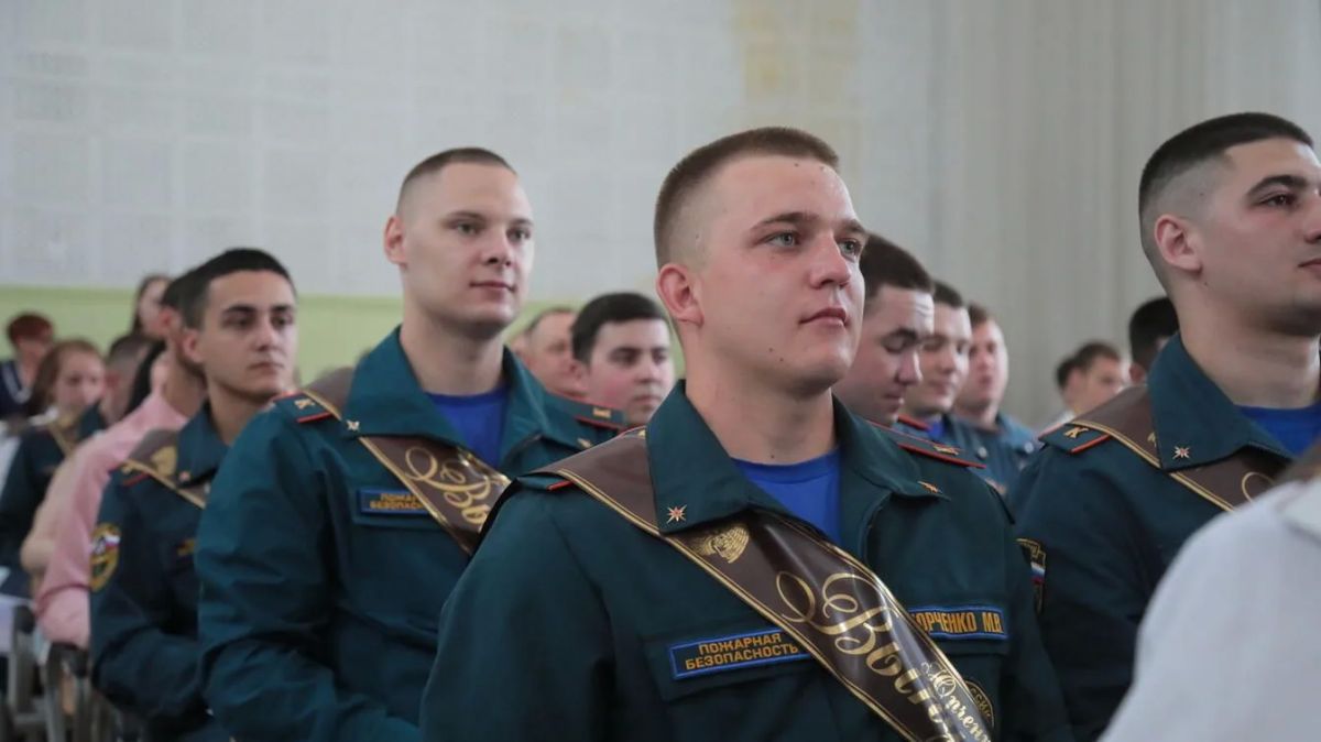 Шестой выпуск кузницы огнеборцев Приамурья Шестой выпуск кузницы огнеборцев Приамурья