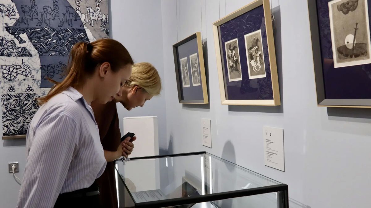 В Амурском областном краеведческом музее в рамках XVI Международного фестиваля «Российско-Китайская ярмарка культуры и искусства» открылись сразу четыре выставки В Амурском областном краеведческом музее в рамках XVI Международного фестиваля «Российско-Китайская ярмарка культуры и искусства» открылись сразу четыре выставки