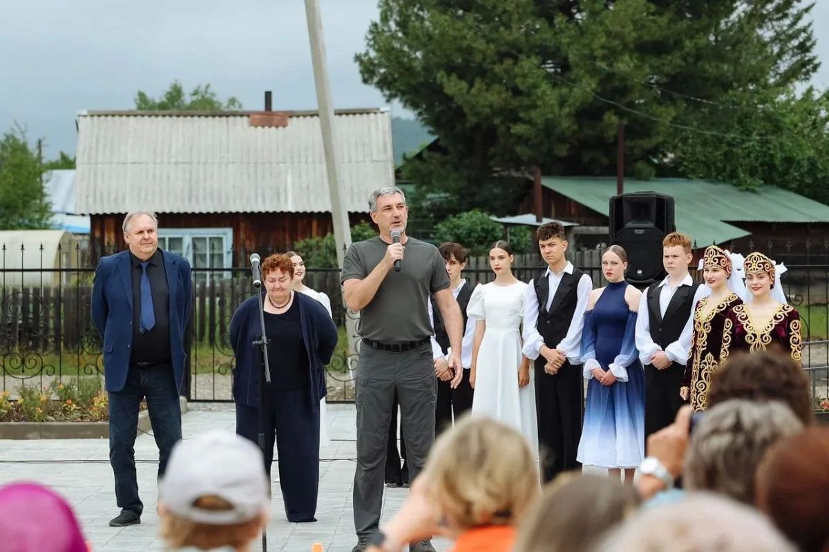 Жители северного Соловьевска Тындинского округа теперь могут тренироваться в новом водно-оздоровительном комплексе Жители северного Соловьевска Тындинского округа теперь могут тренироваться в новом водно-оздоровительном комплексе