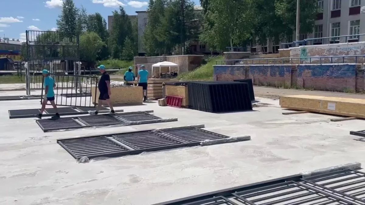 В Тынде устанавливают оборудование на «умной» спортивной площадке В Тынде устанавливают оборудование на «умной» спортивной площадке