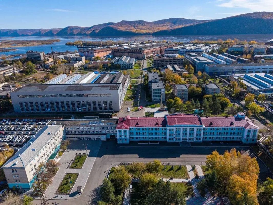 Амурскому судостроительному заводу — 90 лет Амурскому судостроительному заводу — 90 лет