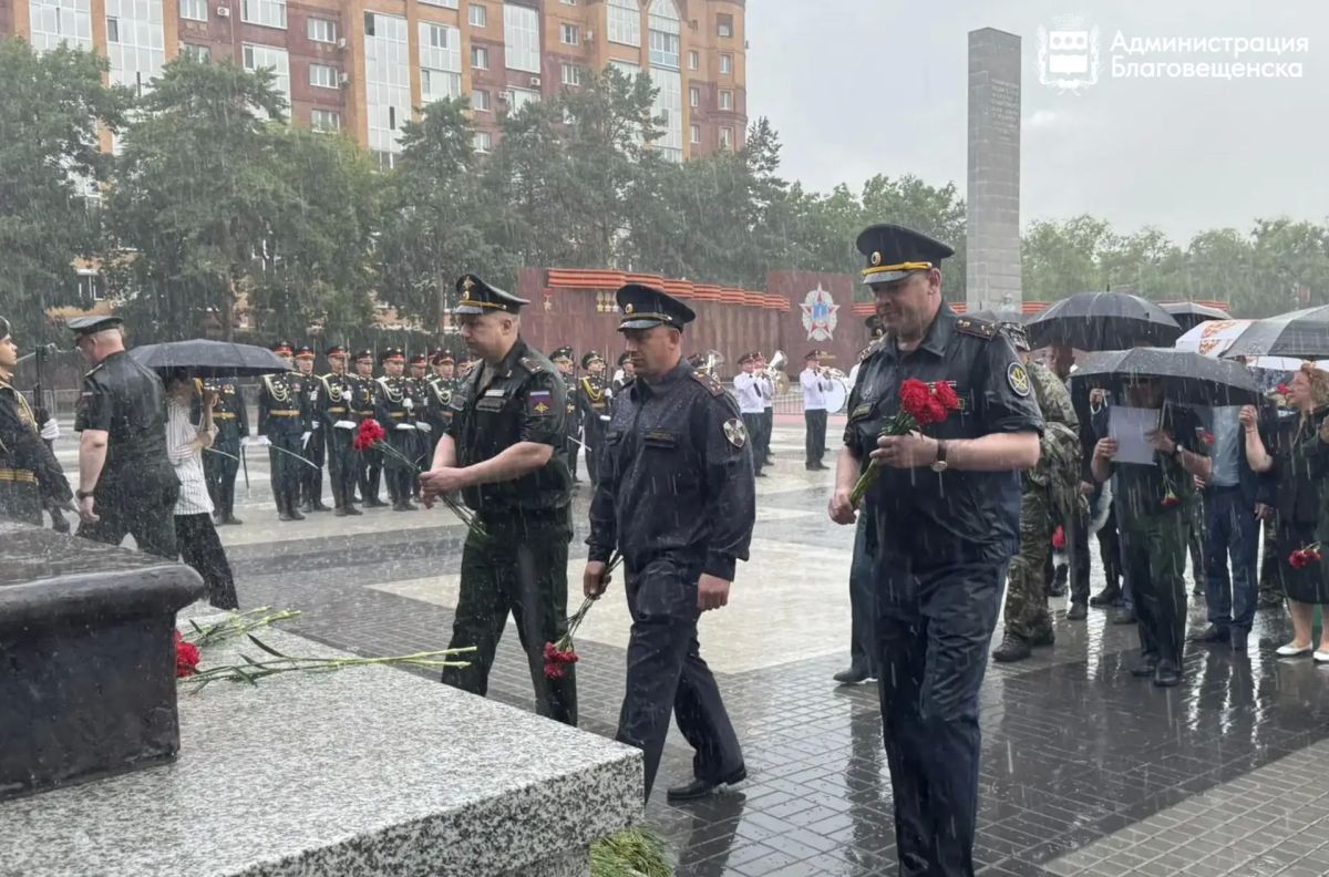 Мы помним, мы гордимся: в Благовещенске почтили память ветеранов боевых действий Мы помним, мы гордимся: в Благовещенске почтили память ветеранов боевых действий