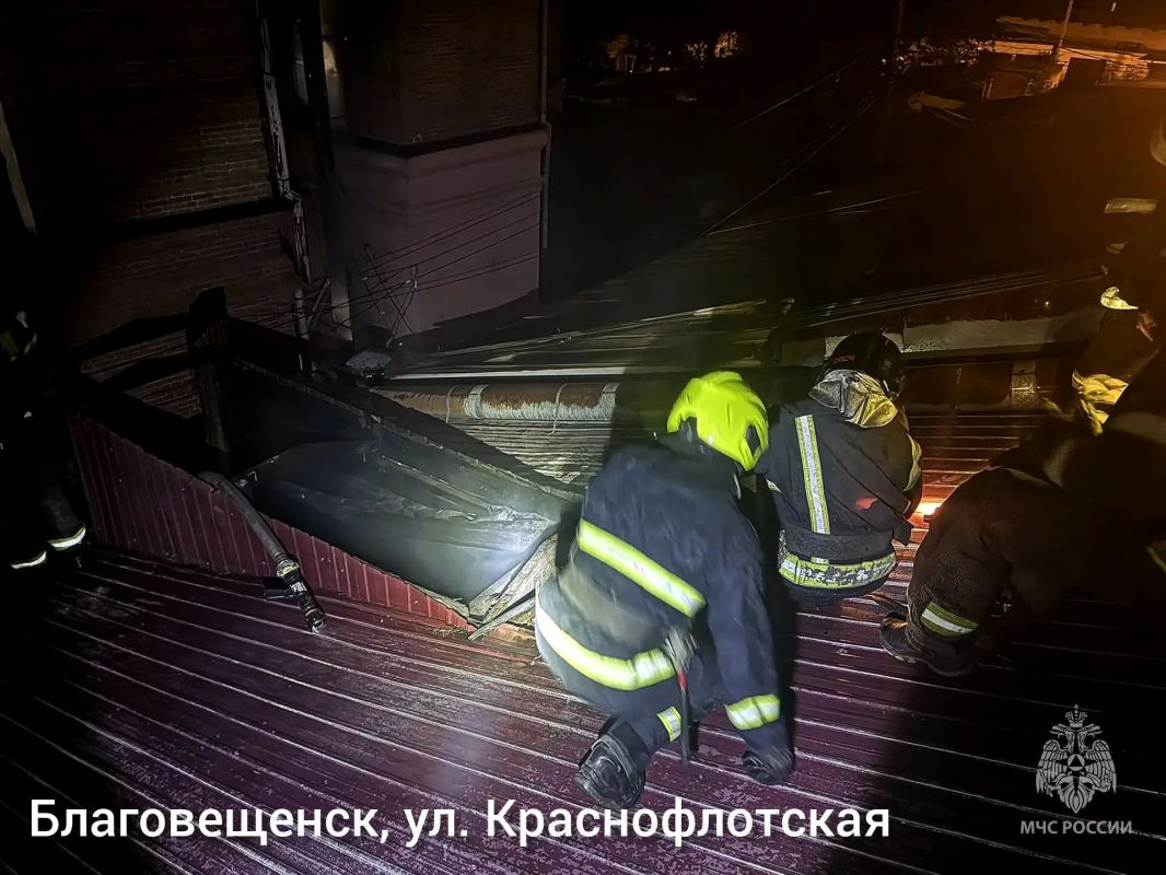 #СобытияМЧС28. В Амурской области за прошедшие сутки Потушено 5 пожаров силами и средствами МЧС России: в Благовещенске по ул. Краснофлотской горела кровля рюмочной #СобытияМЧС28. В Амурской области за прошедшие сутки Потушено 5 пожаров силами и средствами МЧС России: в Благовещенске по ул. Краснофлотской горела кровля рюмочной