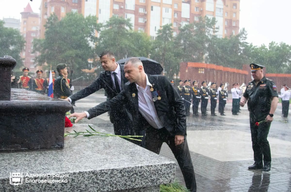 Мы помним, мы гордимся: в Благовещенске почтили память ветеранов боевых действий Мы помним, мы гордимся: в Благовещенске почтили память ветеранов боевых действий