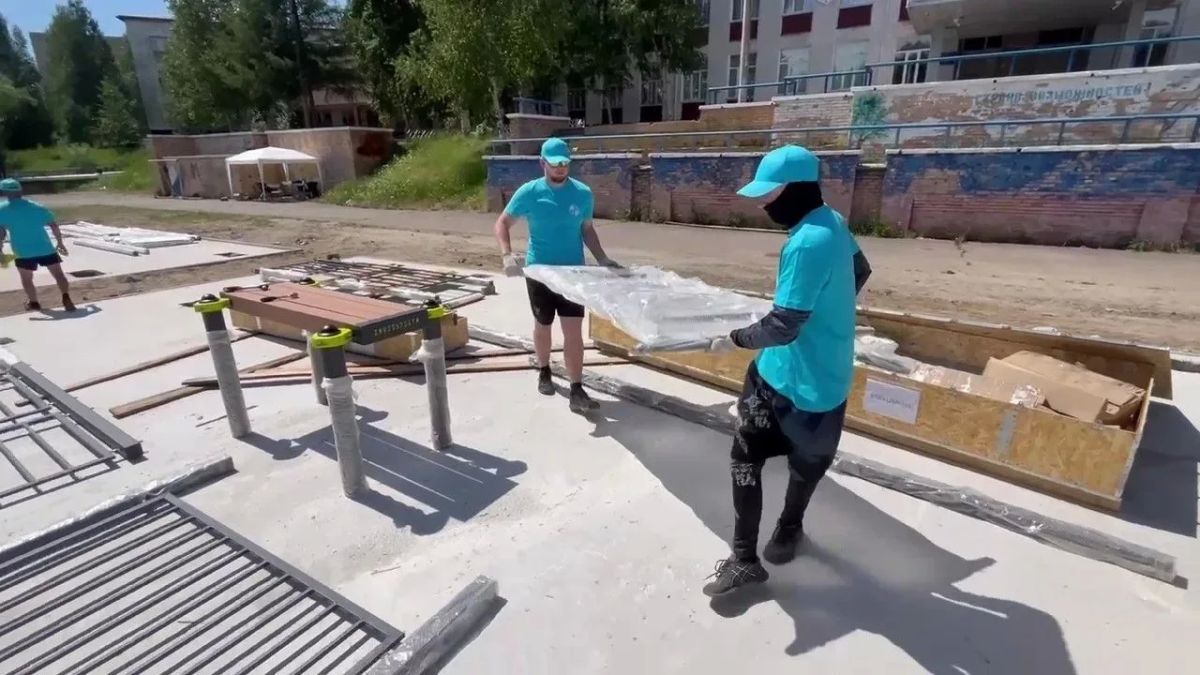 В Тынде устанавливают оборудование на «умной» спортивной площадке В Тынде устанавливают оборудование на «умной» спортивной площадке
