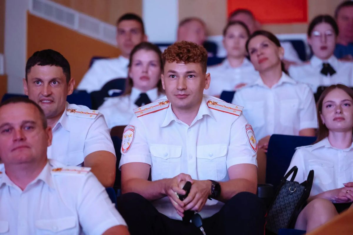 Сегодня свой профессиональный праздник отмечают сотрудники Госавтоинспекции Сегодня свой профессиональный праздник отмечают сотрудники Госавтоинспекции