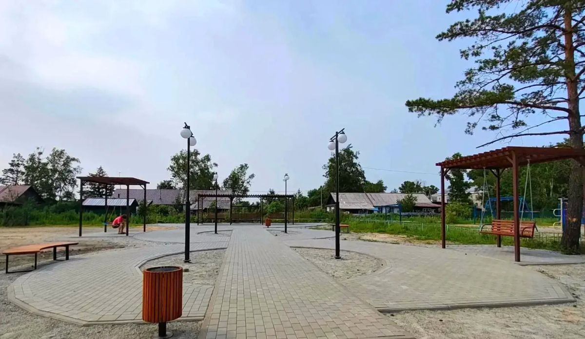 В Завитинске завершено благоустройство общественной территории по нацпроекту В Завитинске завершено благоустройство общественной территории по нацпроекту