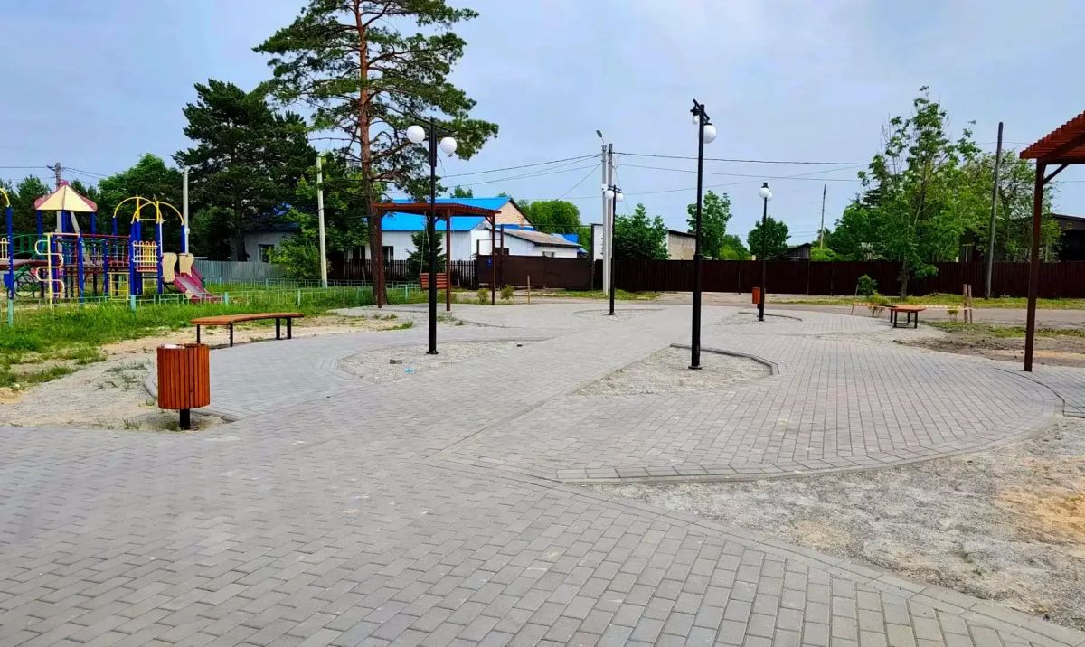 В Завитинске завершено благоустройство общественной территории по нацпроекту В Завитинске завершено благоустройство общественной территории по нацпроекту