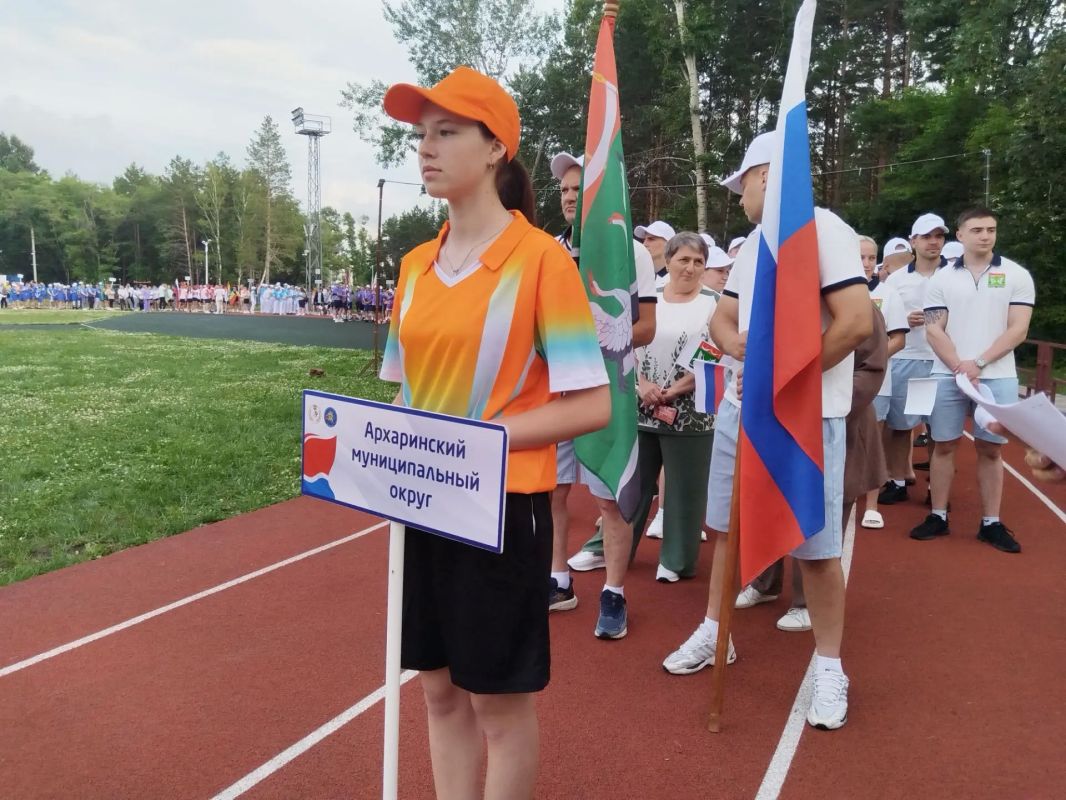 Факел финала ХХХХ комплексной сельской спартакиады зажгли в Тамбовке Факел финала ХХХХ комплексной сельской спартакиады зажгли в Тамбовке