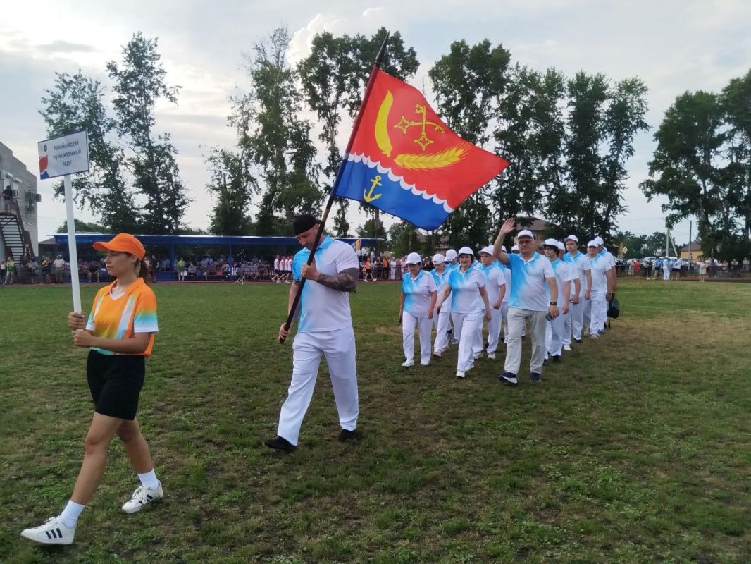 Факел финала ХХХХ комплексной сельской спартакиады зажгли в Тамбовке Факел финала ХХХХ комплексной сельской спартакиады зажгли в Тамбовке