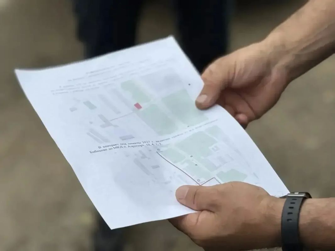 Выехал в посёлок Аэропорт посмотреть, как идут работы по благоустройству и восстановлению того, что разрушила тяжёлая техника Выехал в посёлок Аэропорт посмотреть, как идут работы по благоустройству и восстановлению того, что разрушила тяжёлая техника