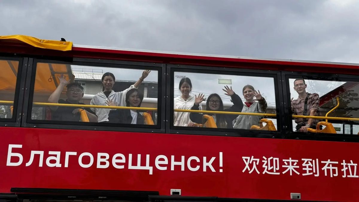 «Будьте добры, помедленнее, я записываю»: крупные блогеры и представители туристического сообщества из Китая и Индии расскажут об Амурской области в популярных соцсетях «Будьте добры, помедленнее, я записываю»: крупные блогеры и представители туристического сообщества из Китая и Индии расскажут об Амурской области в популярных соцсетях