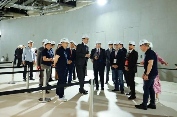 Для первой в мире трансграничной канатной дороги, которая соединит Благовещенск и Хэйхэ, смонтировали все 10 канатов Для первой в мире трансграничной канатной дороги, которая соединит Благовещенск и Хэйхэ, смонтировали все 10 канатов