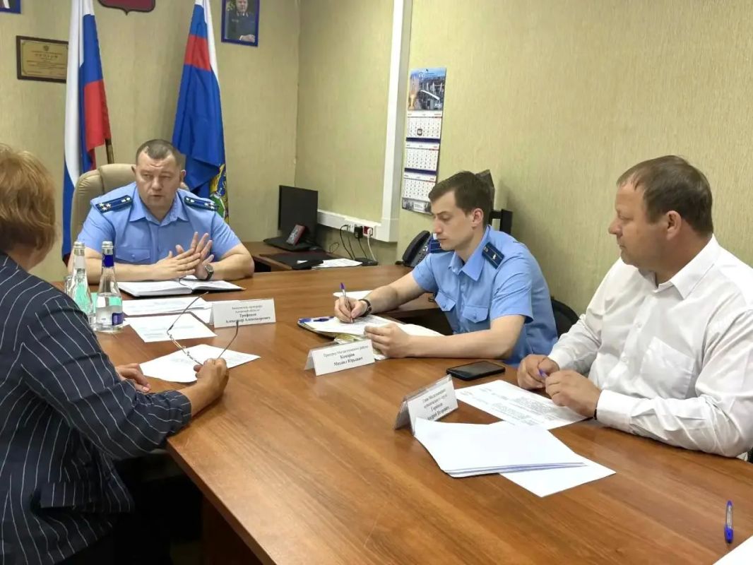 Заместитель прокурора Амурской области провел личные приемы граждан в Зейском и Магдагачинском муниципальных округах Заместитель прокурора Амурской области провел личные приемы граждан в Зейском и Магдагачинском муниципальных округах
