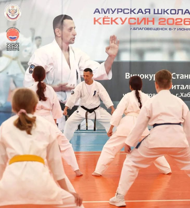 Лето - пора каникул и отпусков! Однако спортсмены и тренеры проводят её активно и с пользой - выезжают на сборы, где тренируются несколько раз в день, правильно питаются и, конечно, отдыхают Лето - пора каникул и отпусков! Однако спортсмены и тренеры проводят её активно и с пользой - выезжают на сборы, где тренируются несколько раз в день, правильно питаются и, конечно, отдыхают