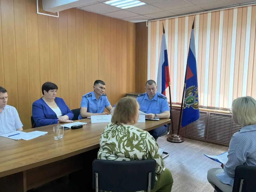 Заместитель прокурора Амурской области провел личные приемы граждан в Зейском и Магдагачинском муниципальных округах Заместитель прокурора Амурской области провел личные приемы граждан в Зейском и Магдагачинском муниципальных округах