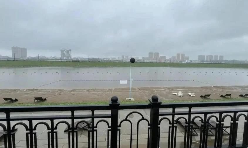 Пляж в районе «Серебряной мили» в Благовещенске закрыли для купания