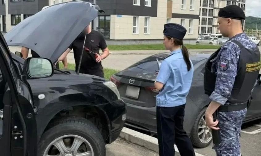 В зону СВО отправили два автомобиля, конфискованные у амурчан по решению суда