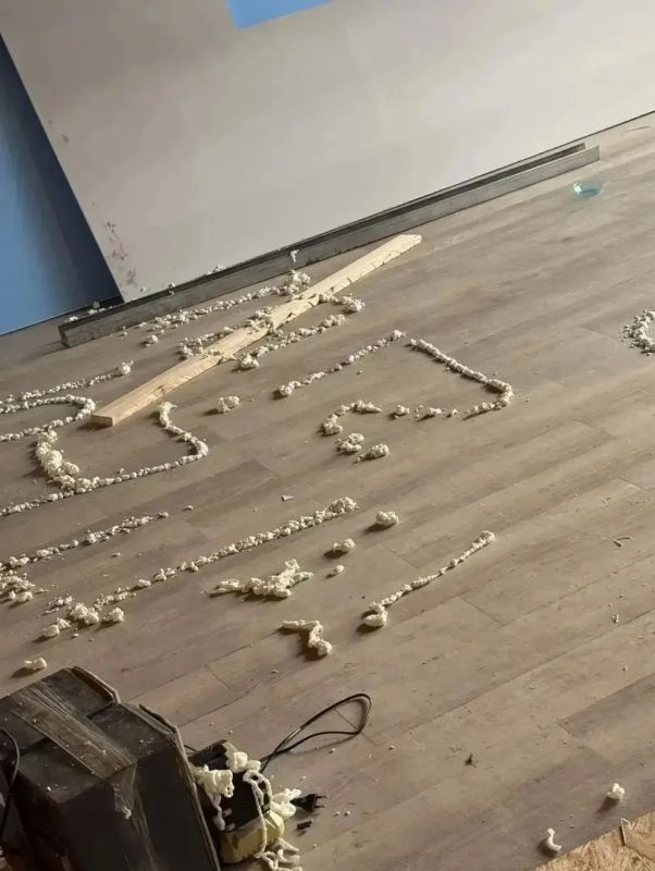 В Благовещенске вандалы испортили «Амурские сезоны»: объект превратили в мишень для глупости Двое подростков проникли в домик на территории «Амурских сезонов». Внутри они испортили пол и залили монтажной пеной дверные проемы... В Благовещенске вандалы испортили «Амурские сезоны»: объект превратили в мишень для глупости Двое подростков проникли в домик на территории «Амурских сезонов». Внутри они испортили пол и залили монтажной пеной дверные проемы...