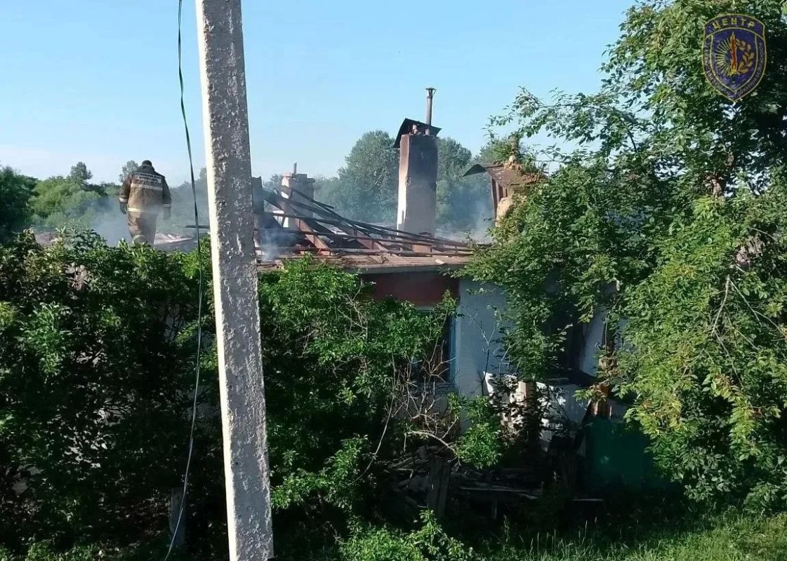 Дом и хозпостройки сгорели в Бурейском округе из-за зарядки электромобиля Дом и хозпостройки сгорели в Бурейском округе из-за зарядки электромобиля