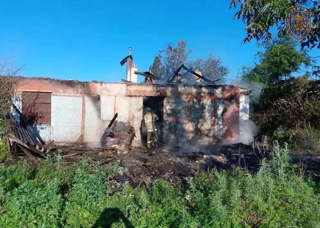Дом и хозпостройки сгорели в Бурейском округе из-за зарядки электромобиля Дом и хозпостройки сгорели в Бурейском округе из-за зарядки электромобиля